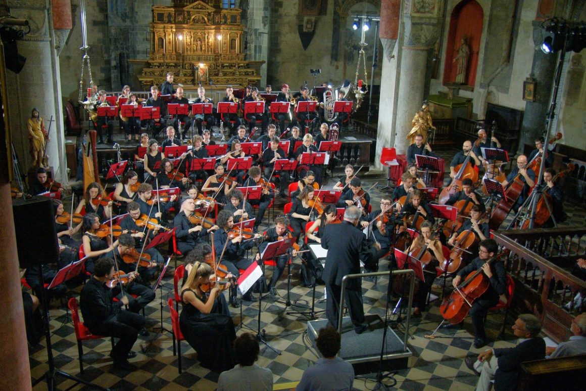 ELEGANZA E INVENZIONE